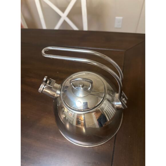 Stainless Steel tea kettle M10B Macys Chantal Like Classic Teakettle 2.5 Quart - Picture 3 of 7